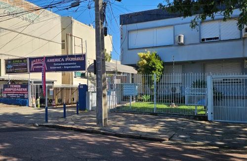 Passo da Areia Apartment | Consulado Americano apartamento 50 metros da entrada para Visto Consulado EUA Porto Alegre com garagem