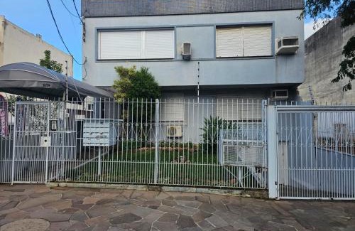 Passo da Areia Apartment | Consulado Americano apartamento 50 metros da entrada para Visto Consulado EUA Porto Alegre com garagem