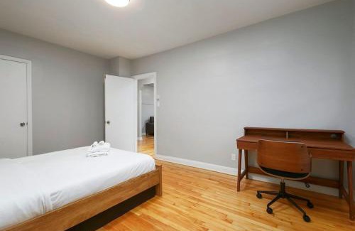 Cote-Des-Neiges—Notre-Dame-De-Grace Apartment | Contemporary 2BR Stylish Comfort on MTL West