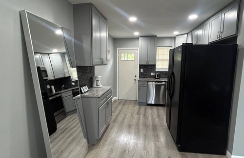 Northwest Philadelphia Apartment | Contemporary 3-Bedroom, 2-Bathroom House, with Backyard & Patio