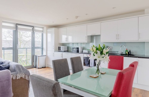 Haggerston Apartment | Contemporary 3BD Flat, Close to Regents Canal