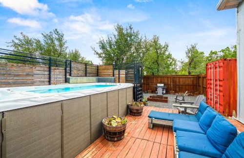 Dripping Springs House | Contemporary 3BR Country Gem Swim Spa & Fire Pit