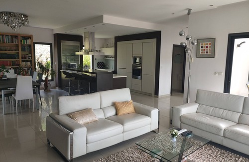 Bedarieux Villa | Contemporary, air-conditioned villa with views of the Orb Valley and Caroux.
