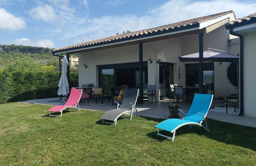 Bedarieux Villa | Contemporary, air-conditioned villa with views of the Orb Valley and Caroux.