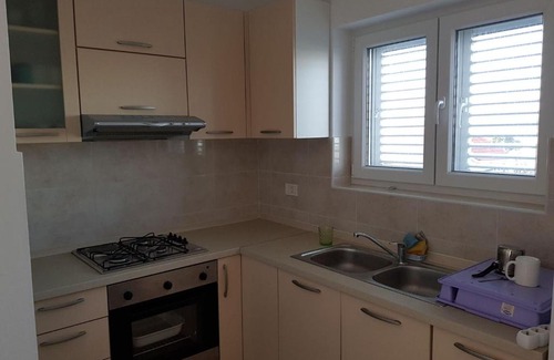 Nevidane Apartment | Contemporary Apartment in Neviđane near Sea