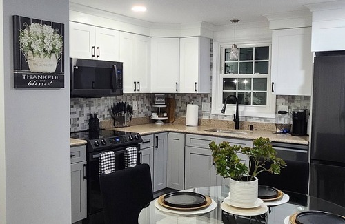 Perth Amboy Apartment | Contemporary Comfort 2-bedroom apartment in Perth Amboy