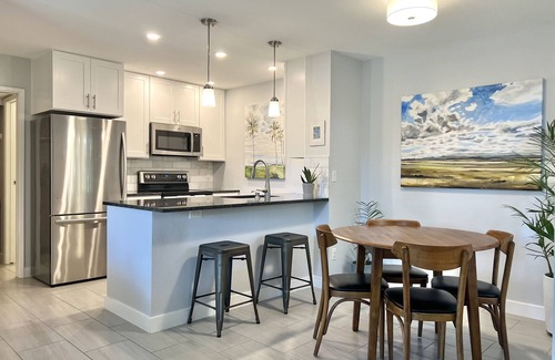 Tucson Condo | Contemporary Condo with Private Garden Patio and Pool Access