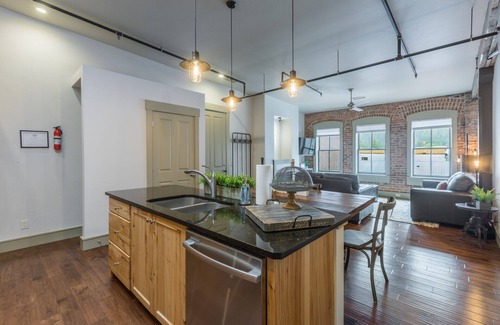 Ouray Condo | Contemporary Cozy Loft - Heart of Downtown - Air Conditioning