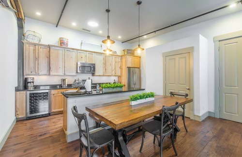 Ouray Condo | Contemporary Cozy Loft - Heart of Downtown - Air Conditioning