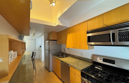 Dolores Heights Apartment | Contemporary Flair Castro Noe 3BR