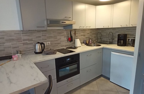Saint-Pierre-Roche Apartment | Contemporary country studio with access to garden. Ideal for 2 people
