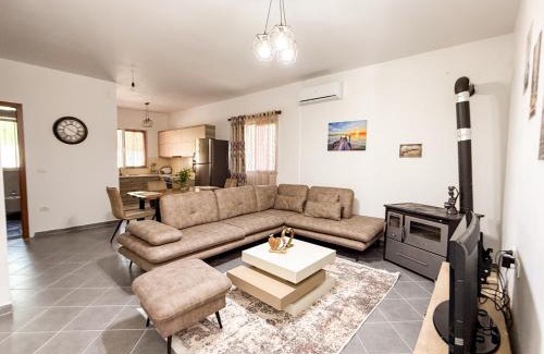 Rade Villa | Contemporary Hidden Gem with pool and garden