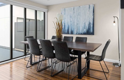 Speers Point House | Contemporary Home with Water Vistas - Speers Point
