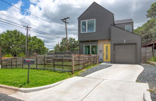 Galindo House | Contemporary Home Centrally Located Near SoCo & DT