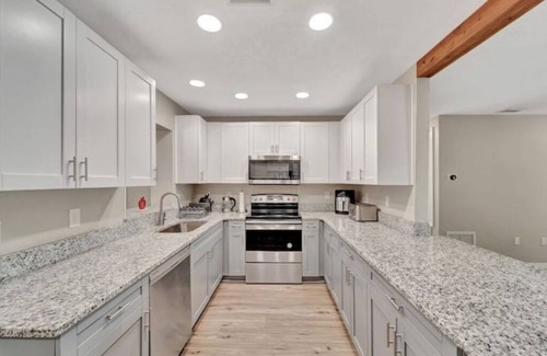 Lake Sarasota House | Contemporary Home with heated LARGE POOL and SPA