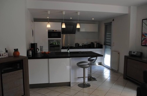 Le Pouliguen House | Contemporary House (3 * Furnished Tourism) quiet residential area
