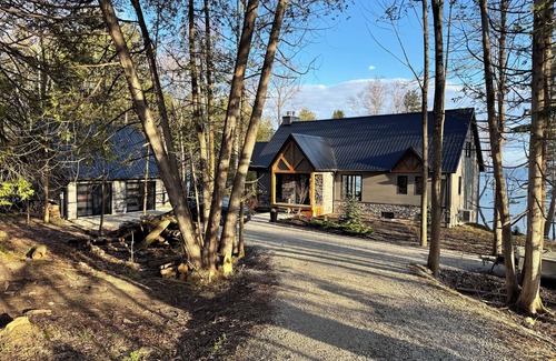 Big Bay Cottage | Contemporary Lake House on the crystal clear shores of Georgian Bay!
