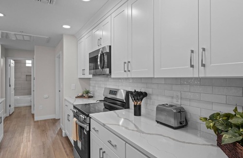 River Walk Condo | Contemporary Lavish Suite 2 Bedroom Condo