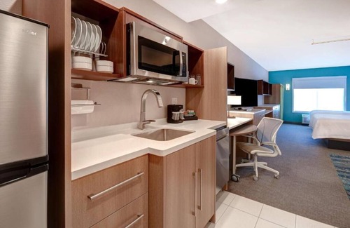 Downtown Tucson Hotel | Contemporary Living! Onsite Parking, Pool, Short Drive to Arizona Desert Museum!