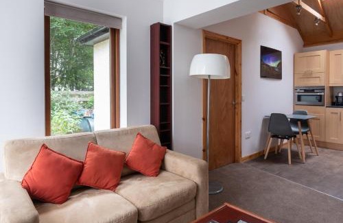 Glenmorangie Apartment | Contemporary One Bedroom Apartment Close To All Amenities In Conservation Area