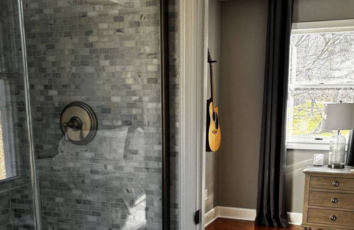 Katonah House | Contemporary Pet-Friendly Retreat w/ Game Room, Fireplace & HBOMax