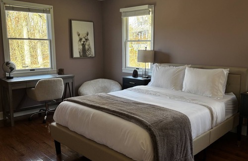 Katonah House | Contemporary Pet-Friendly Retreat w/ Game Room, Fireplace & HBOMax