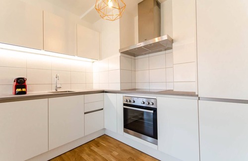 Weißgerber Apartment | ★Contemporary & Private★ | City Views | ☀Balcony