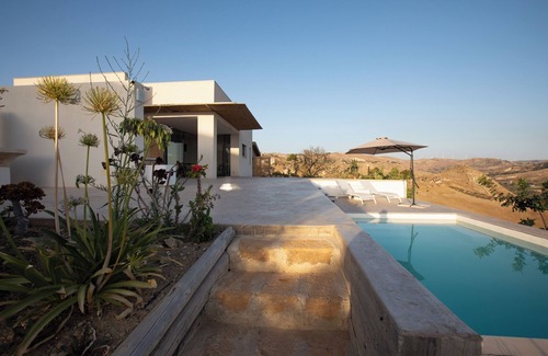 Favara Villa | Contemporary Shelter