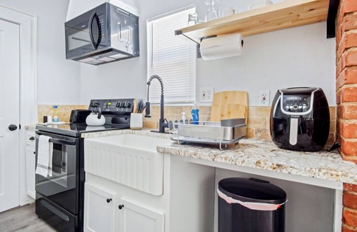Central Oklahoma City Apartment | Contemporary Studio | 15 minutes to OKC State Fair Park #03C