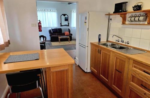 Farrell Flat Apartment | Contemporary Studio Accommodation