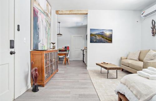 Central Oklahoma City House | Contemporary Studio With City Access #03c