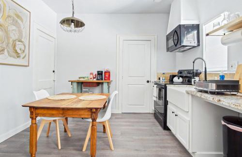 Central Oklahoma City House | Contemporary Studio With City Access #03c