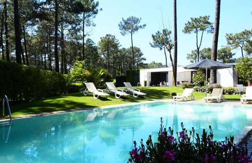 Charneca de Caparica e Sobreda Villa | Contemporary style villa, pool, overlooking golf fairway, near stunning beaches