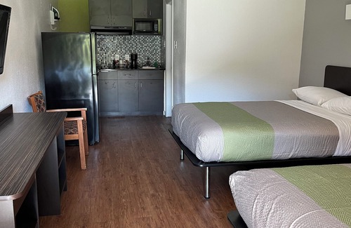 Longview Hotel | Contessa Inn