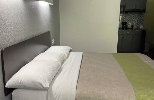 Longview Hotel | Contessa Inn