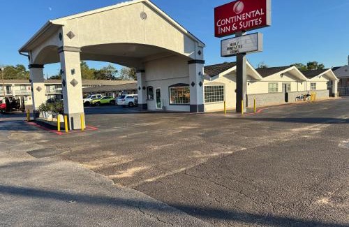Nacogdoches Hotel | Continental Inn and Suites Nacogdoches TX SFA University Downtown