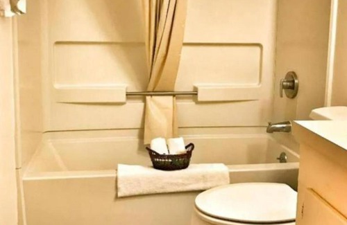 Watertown Hotel | Continental Inn by OYO Watertown NY I-81