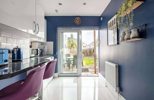 Westcliff-on-Sea House | Contractor Friendly | 2 Bath | Long Stay’s | Wifi