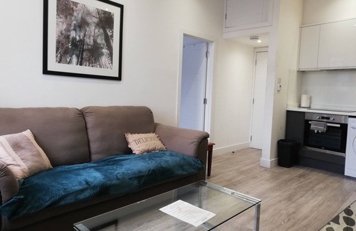 Newbury Apartment | Convenient 1 Bed Apartment in the centre of Newbury (1CHE)