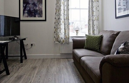 Newbury Apartment | Convenient 1 Bed Apartment in the centre of Newbury (2CHE)
