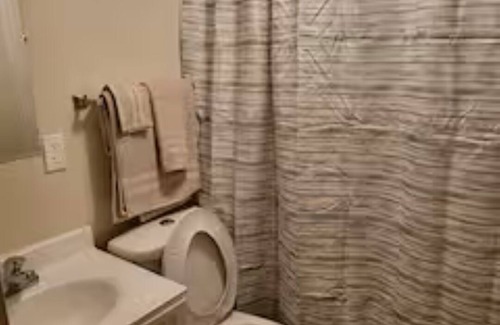 Bismarck Apartment | Convenient 1BR Near Med Centers, Downtown, & minutes from Airport