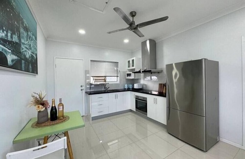 Salisbury House | Convenient 2 Bedroom house unit in Salisbury
