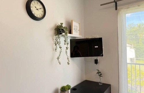 Salisbury House | Convenient 2 Bedroom house unit in Salisbury