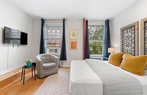 Midtown West Apartment | Convenient 2BR - Walking distance to Times Square