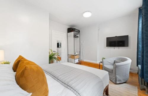 Midtown West Apartment | Convenient 2BR - Walking distance to Times Square