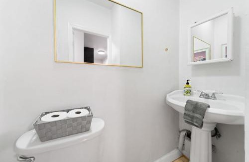 Midtown West Apartment | Convenient 2BR - Walking distance to Times Square