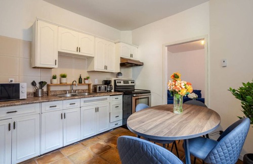 Mile End Apartment | Convenient 4BR in Mont-Royal’s Downtown