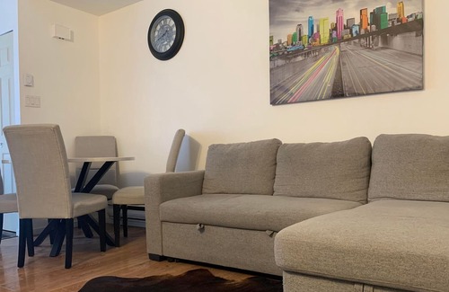 Griffintown Apartment | Convenient 6-8-Guest Apartment in Prime Location