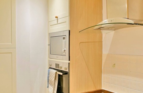 Earley Apartment | Convenient Accommodation near Reading University