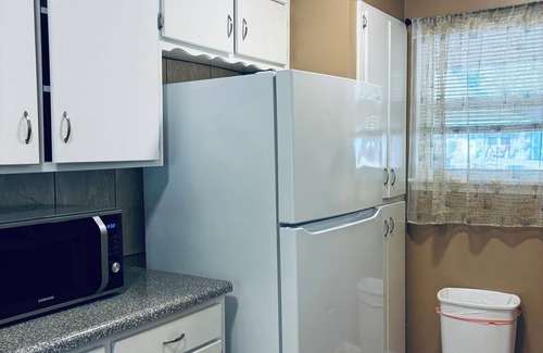 Springdale House | Convenient and Clean Home 1 BR
